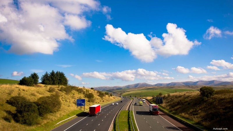 ドライバー位置標識:英国の高速道路での緊急サービスの案内方法 