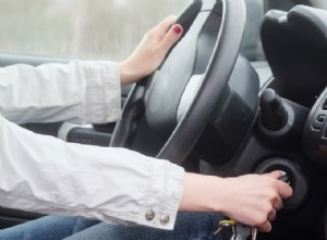 車は始動するのにスターターが回り続けるのはなぜですか?一般的な原因と解決策 