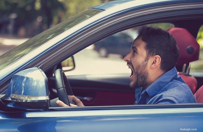 運転中にカタカタ異音?原因を見つけて今すぐ修正してください 