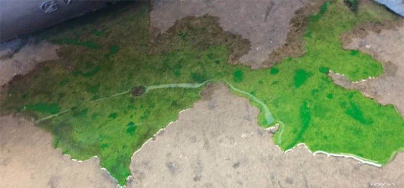 エンジン冷却水は本当に蒸発するのでしょうか？クーラントの損失と漏れについて 