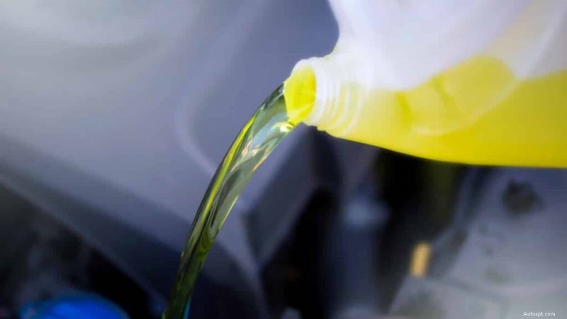 エンジン冷却水は本当に蒸発するのでしょうか？クーラントの損失と漏れについて 