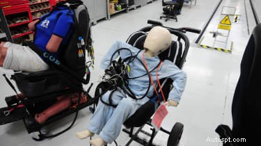 Euro NCAP の謎を解く:最新の安全スコア、星評価、衝突試験に関する洞察 