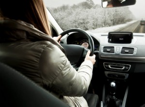 現代の冬の運転:新しい車両技術が安全性と制御をどのように変革するか 