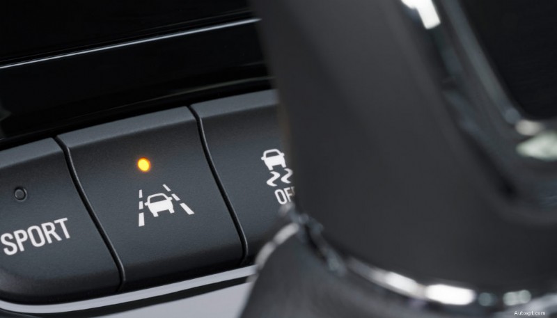 運転支援システムには追加のメンテナンスが必要ですか?車の所有者のためのガイド 