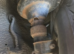 サスペンションノイズ:ポットホールと天候が車に与える影響 