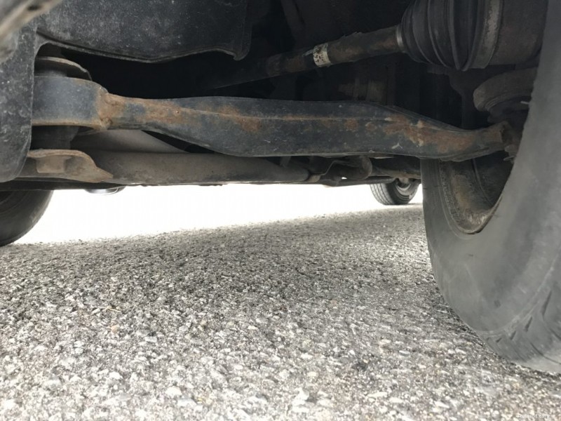 サスペンションノイズ:ポットホールと天候が車に与える影響 